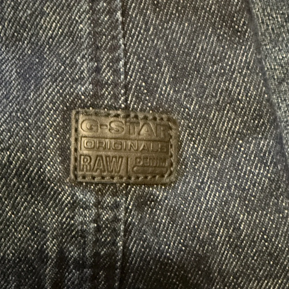 G-Star Men's Relaxed Jeans in Dark Blue - Picture 2 of 7